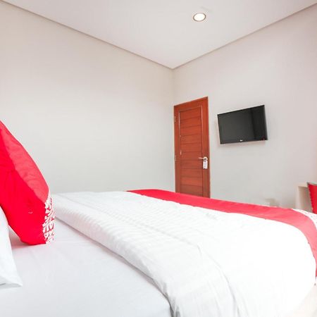 OYO 148 Cempaka Place Homestay Jakarta Bagian luar foto