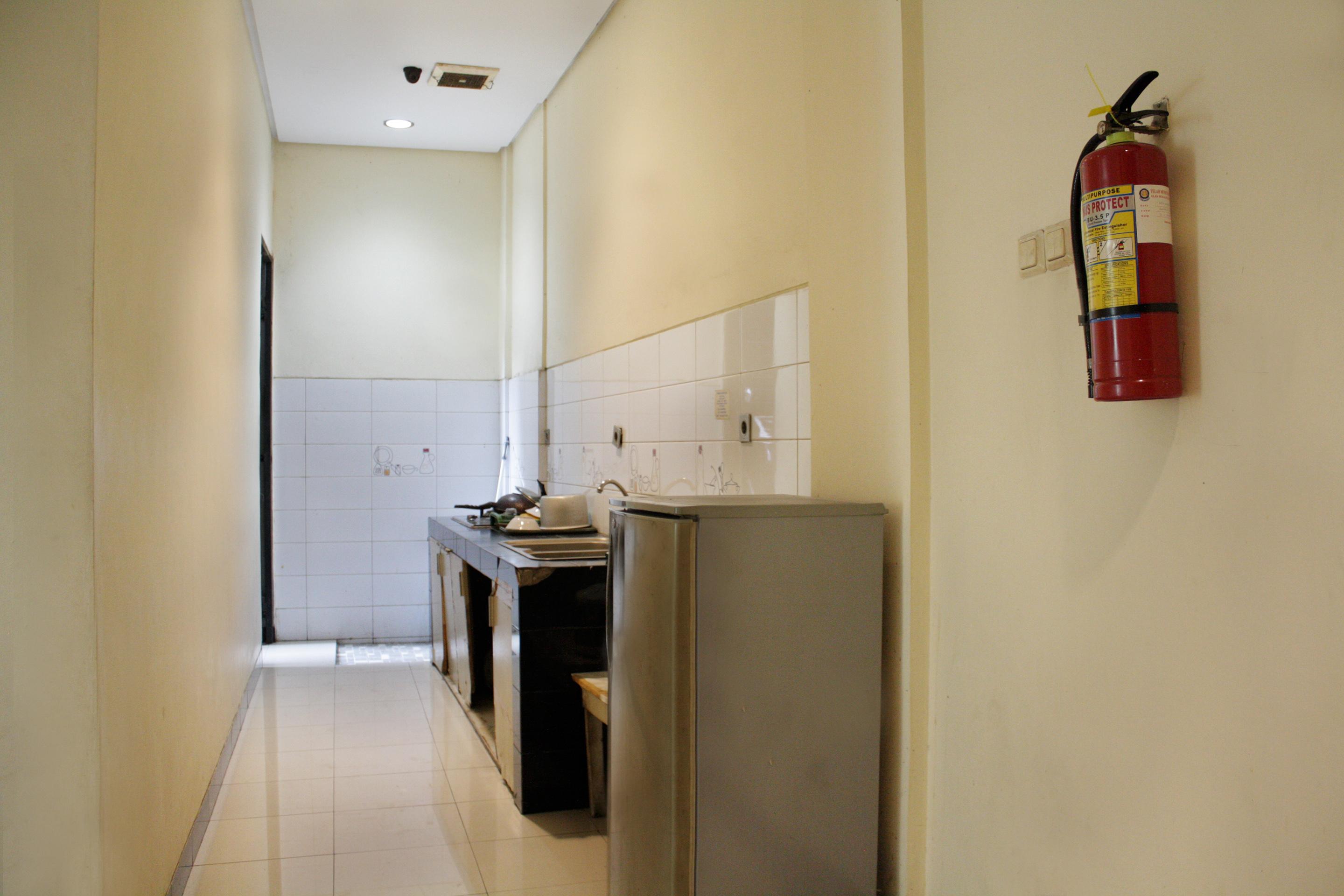 OYO 148 Cempaka Place Homestay Jakarta Bagian luar foto