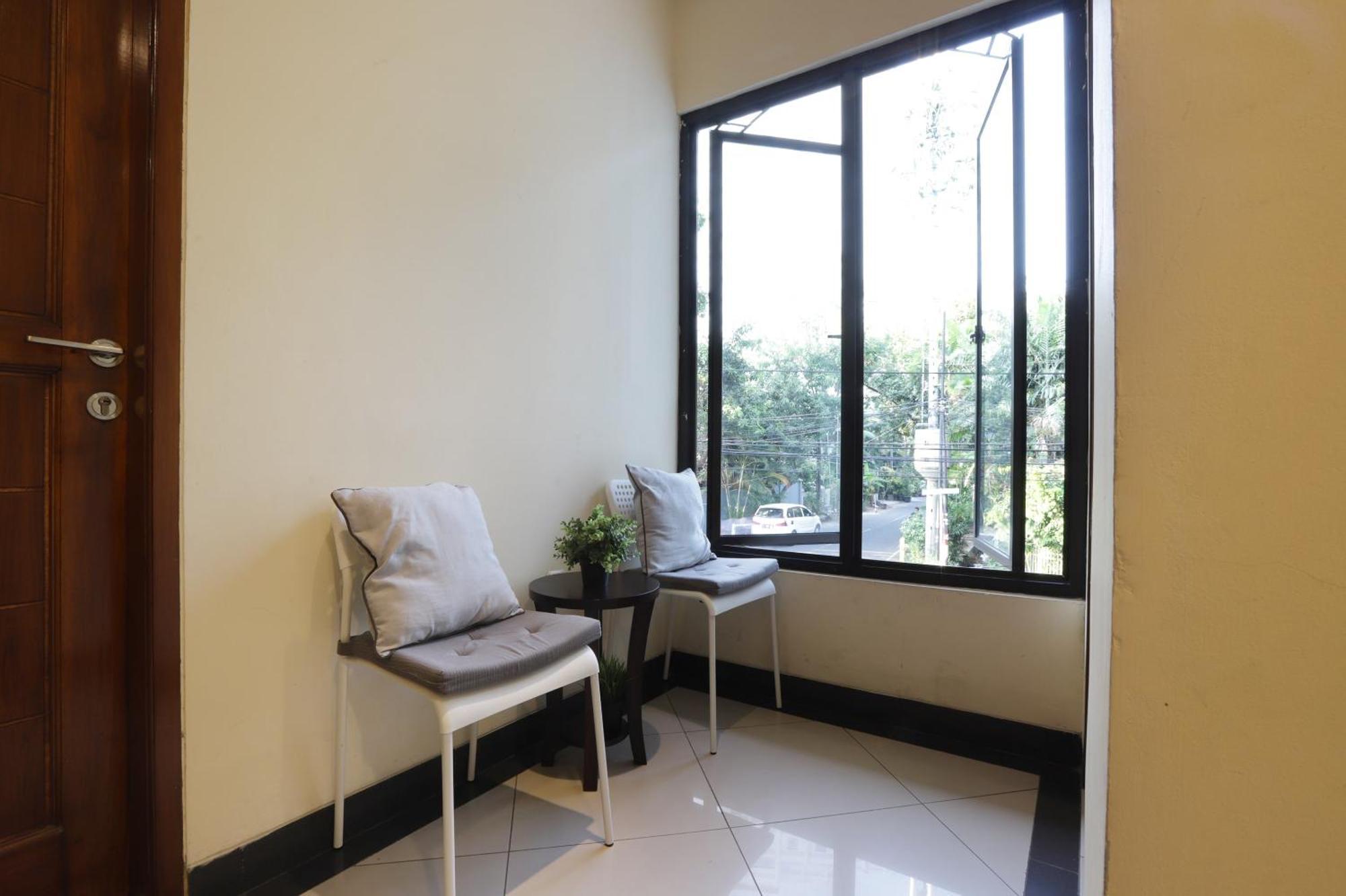 OYO 148 Cempaka Place Homestay Jakarta Bagian luar foto