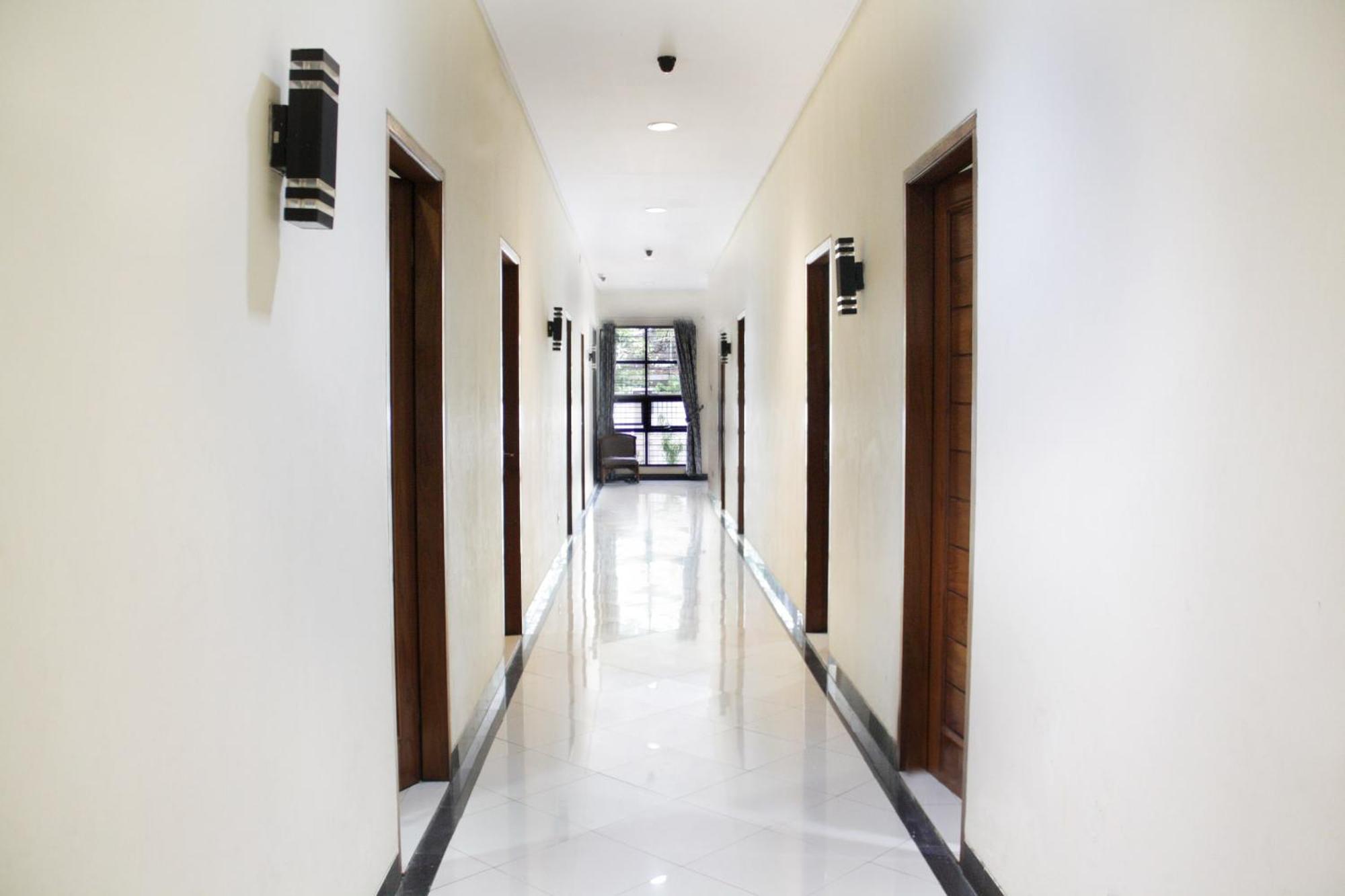 OYO 148 Cempaka Place Homestay Jakarta Bagian luar foto