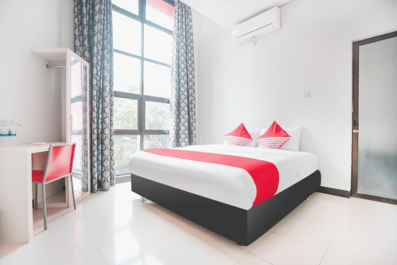 OYO 148 Cempaka Place Homestay Jakarta Bagian luar foto